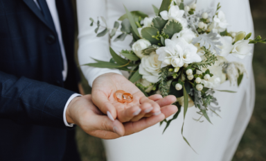 Comment féliciter un salarié pour son mariage ?